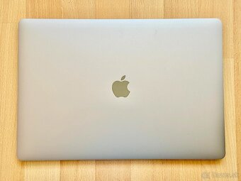 MacBook Pro 16" i7-2.6GHz,6j/32GB/512GB, Výdrž batérie 5 h. - 3