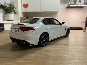 Alfa Romeo Giulia 1:18 Otto - 3