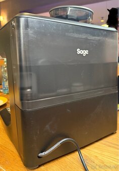 Kavovar Sage SES880BTR cierny - 3