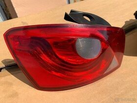 68# SEAT Ibiza IV - 6J4945257D - Zadné ľavé pravé svetlo - 3