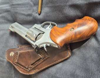 Revolver zn.Taurus 357 Magnum - 3