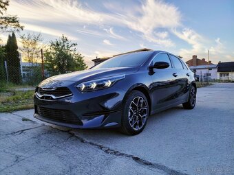 Kia Ceed 1,5 T-GDi M6 Edícia Sport - 3