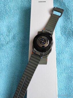 Smart hodinky Samsung Galaxy Watch7 velkost 44 mm s Wear OS - 3