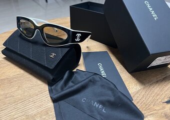 New original CHANEL Cat Eye Black & White - 3