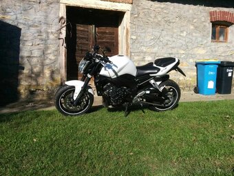 Yamaha FZ1 - 3