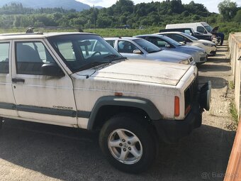 Jeep CHerokee XJ-4.0B - 3