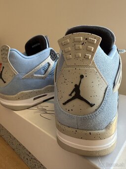 Jordan 4 University Blue - 3