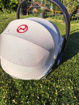 Cybex Cloud z i-size Ferarri - 3