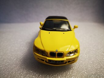 Predám kovový zberateľský model BMW Z3 , Roadster, 1:43 - 3