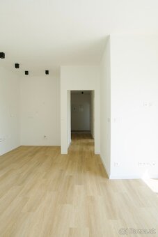 3 izbový byt s terasou v Slnečnej Aleji, - 3