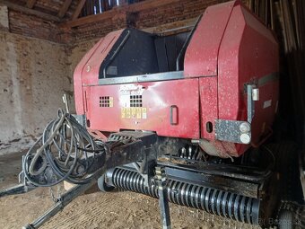 LIS na kulaté balíky CASE RB 454  s řezáním - 3