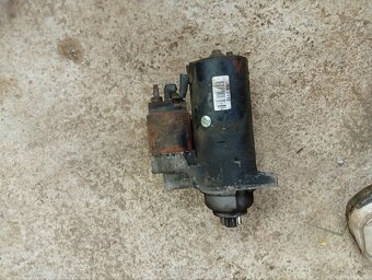 Predám náhradné diely na golf 4 - 3