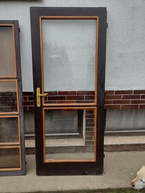 Predám vchodové drevené dvere s presklenim - 3