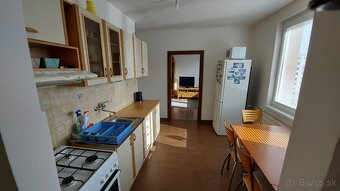 Predám priatelský 3 izbový byt+Kumbál+Logia na ul. Kpt. Nal. - 3