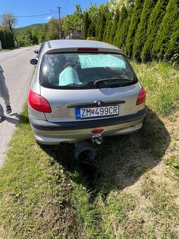 Peugeot 206 1.1 benzín - 3