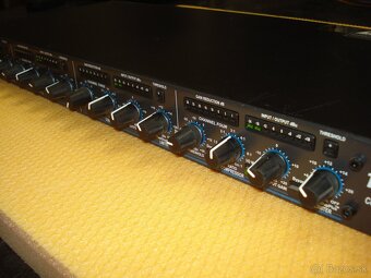 DBX COMPRESSOR/LIMITER - 3