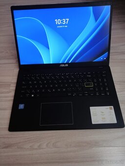 Predám notebook Asus E510M - 3