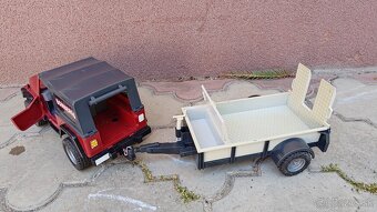 Bruder Jeep Wrangler s prívesom - 3