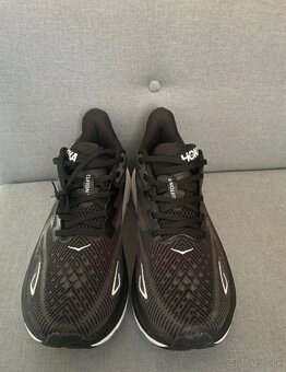 Hoka one M clifton 9 - 3