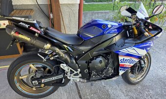 Yamaha R1 RN22 - 3
