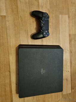 Playstation 4 slim - 3