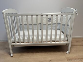 Detská postieľka Erbesi s medvedíkov a srdiečkami - 3