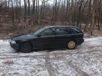 Predam volvo v40 - 3
