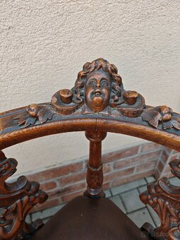 Starožitné rohové vyrezávané stoličky - 3