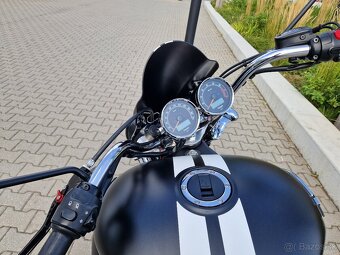 Triumph Rocket III Roadster - 3