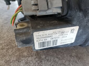 Predne svetla peugeot 206 - 3