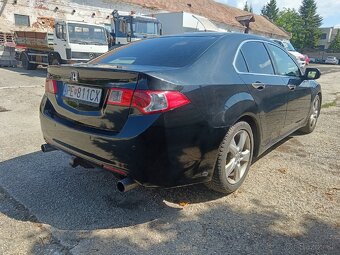 Honda accord 2.4 benzín 2010 - 3