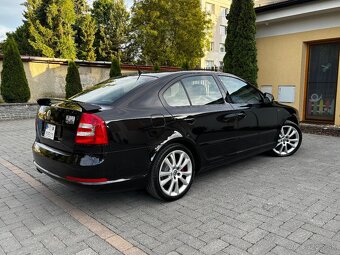 Skoda Octavia Sedan VRS 2.0 TFSI - 3