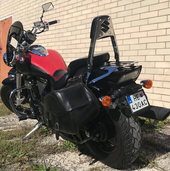 Suzuki Intruder M800 - 3
