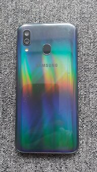 SAMSUNG A40 - 3