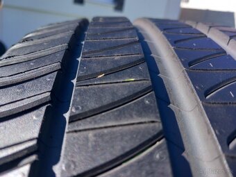Dvojrozmer 275/40 r19 a 245/45 r19 michelin - 3