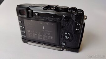 Fujifilm X-E2 + grip MHG-XE - 3