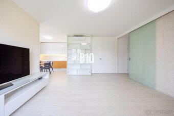 Prenájom 3-izbového bytu v Slnečniciach s dvoma parkovacími - 3