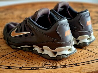 NIKE reax 8 tr mesh THUNDER GREY/METALLIC COPPER LEN ZA 25 € - 3