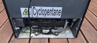 Predám peknú chladničku na víno. - 3