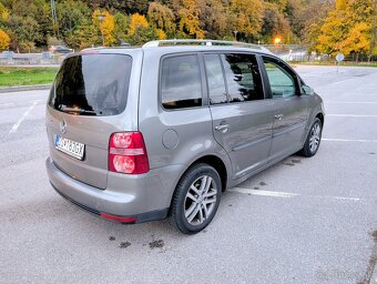 Volkswagen Touran 2.0 TDI DSG - 3