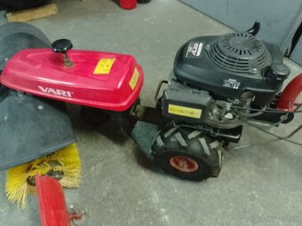 Vari malotraktor,DSK-317,motor jikov,pluh, těleso - 3