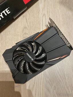 Gigabyte Radeon RX560 2gb - 3