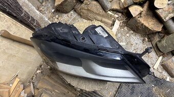 Predám predné práve svetlo Vw Passat B7 - 3