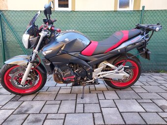 Suzuki gsr 600 - 3