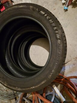 3x Michelin Pilot Sport 4 – 235/55 R19 – DOT 2022 – 5 mm - 3