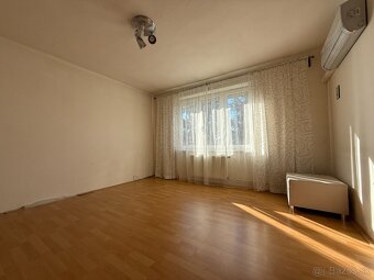 PREDAJ - 3i BYT - ZLATÉ MORAVCE - 3