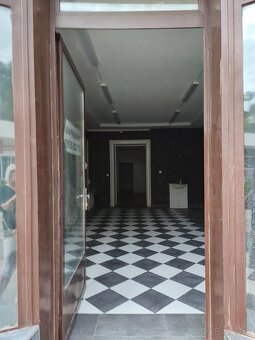 Prenájom obchodného priestoru v centre Trenčína - 3