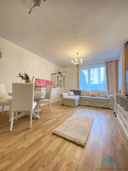 Bezbariérový,  2.izbový byt s predzáhradkou a garážovým stát - 3