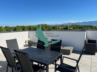 Chorvátsko - Zariadený apartmán so strešnou terasou len 150m - 3