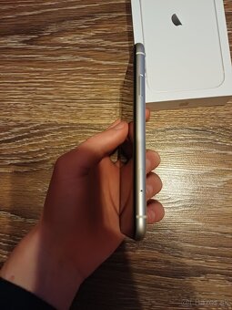 Apple iPhone 11 - 3